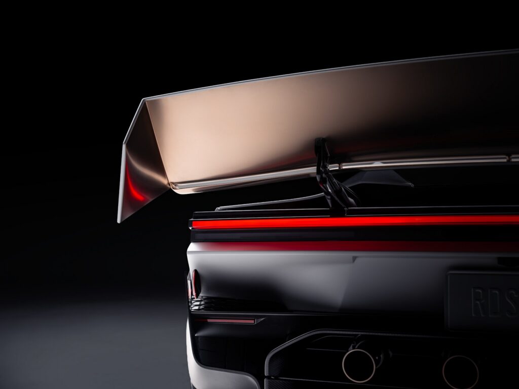 Asa traseira ativa e farolim em toda a largura do novo Tesla Roadster